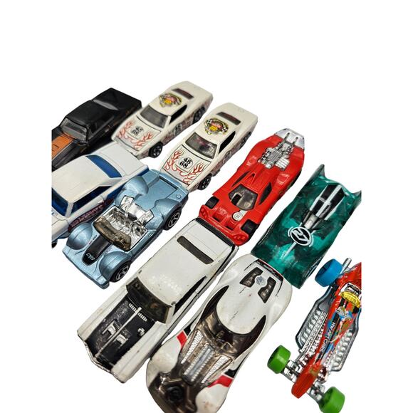 Lot of 10 Various Diecast Cars Multiple Brands - Picture 4 of 4